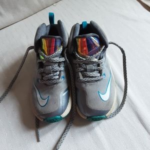 Nike shoes size 9C